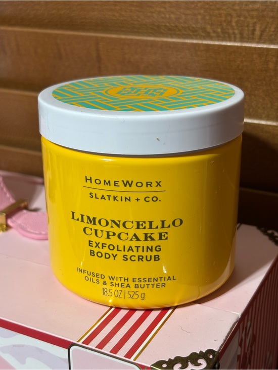 Homeworx Other - HomeWorx by Slatkin + Co. Limoncello Cupcake Exfoliating Body Scrub